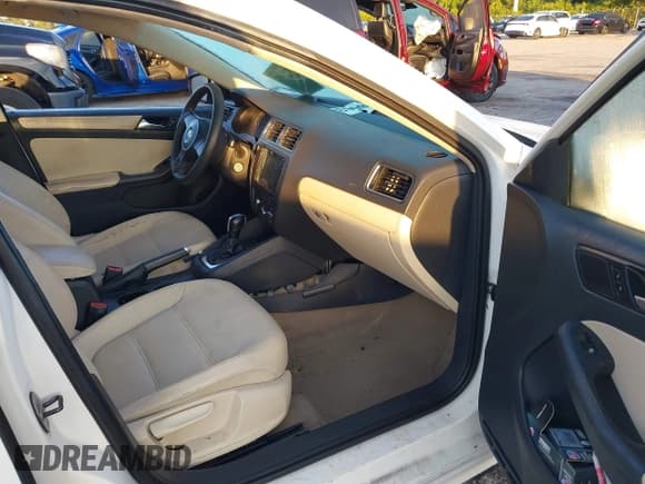 ✅ 2011 Volkswagen Jetta SE • VIN: 3VWDX7AJ6BM362814 • Лот: 43733409. Опубликован ранее на IAAI с пробегом 150 523 миль. Бесплатный доступ к архиву аукционных продаж из США и подробный отчёт об истории автомобиля на DreamBid. Изображение 5.