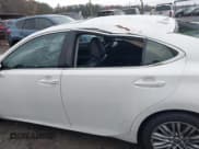 ✅ 2014 Lexus ES 330 • VIN: JTHBK1GGXE2106784 • Lot: 43638082. Wystawiony na IAAI z przebiegiem 113 270 mil. Bezpłatny archiwum sprzedaży aukcyjnych z USA i szczegółowy raport historii pojazdu na DreamBid. Zdjęcie 14.