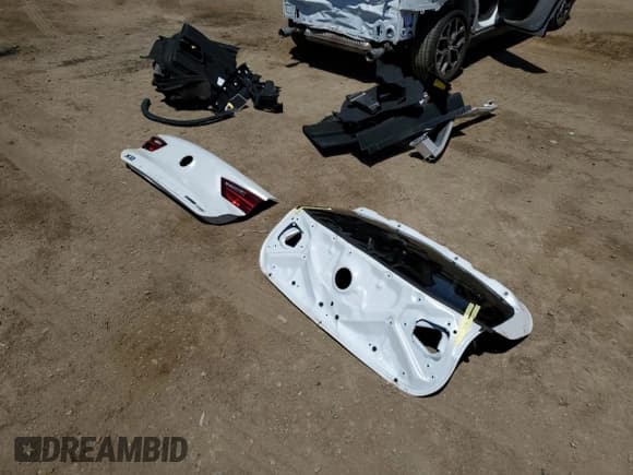 ✅ 2023 BMW X2 sDrive28i • VIN: WBXYH9C06P5V65784 • Лот: 57108985. Опубликован ранее на Copart с пробегом 37 113 миль. Бесплатный доступ к архиву аукционных продаж из США и подробный отчёт об истории автомобиля на DreamBid. Изображение 13.