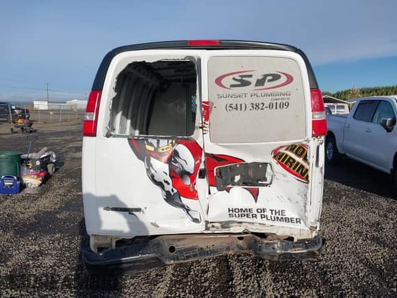 ✅ 2016 Chevrolet Express Cargo • VIN: 1GCWGAFF0G1135684 • Lot: 43530101. Listed on IAAI with 135,955 mi. Free auction sales archive from the USA and detailed vehicle history report at DreamBid. Image 17.