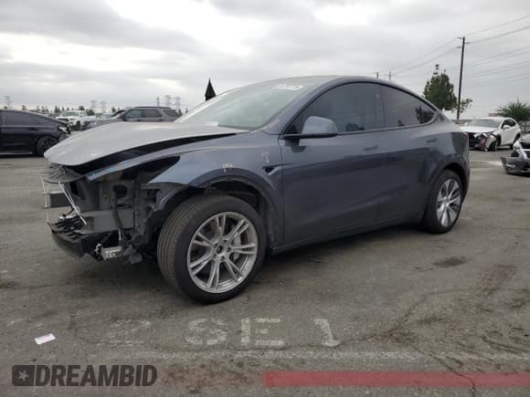 ✅ 2024 Tesla Model Y Long Range • VIN: 7SAYGDEE4RA216054 • Lot: 84733775. Listed on Copart with 19,195 mi. Free auction sales archive from the USA and detailed vehicle history report at DreamBid. Image 1.