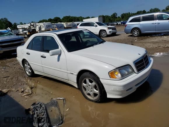 ✅ 1999 Mercedes-Benz C 230/260/280/320 • VIN: WDBHA24G3XA757741 • Lot: 62602045. Listed on Copart with 85,928 mi. Free auction sales archive from the USA and detailed vehicle history report at DreamBid. Image 4.