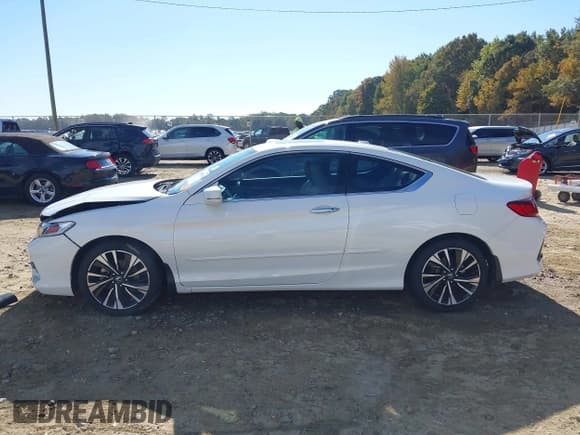 ✅ 2016 Honda Accord EX-L • VIN: 1HGCT1B85GA003883 • Лот: 43487316. Опубликован ранее на IAAI с пробегом 83 320 миль. Бесплатный доступ к архиву аукционных продаж из США и подробный отчёт об истории автомобиля на DreamBid. Изображение 14.