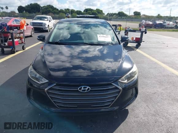 2018 Hyundai Elantra Value Edition с VIN 5NPD84LF7JH225215, выставлен на аукционе IAAI как лот 43506267 с пробегом 27 618 миль миль и . История ставок и продаж доступна на DreamBid. Изображение 12.