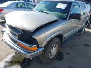 ✅ 2001 Chevrolet Blazer LT • VIN: 1GNDT13W712120082 • Lot: 41132238. Wystawiony na IAAI z przebiegiem 109 196 mil. Bezpłatny archiwum sprzedaży aukcyjnych z USA i szczegółowy raport historii pojazdu na DreamBid. Zdjęcie 6.