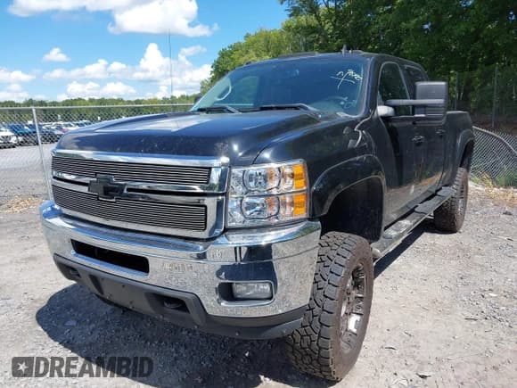 ✅ 2011 Chevrolet Silverado 2500HD LTZ • VIN: 1GC1KYC85BF244161 • Лот: 43058557. Опубликован ранее на IAAI с пробегом 261 546 миль. Бесплатный доступ к архиву аукционных продаж из США и подробный отчёт об истории автомобиля на DreamBid. Изображение 17.
