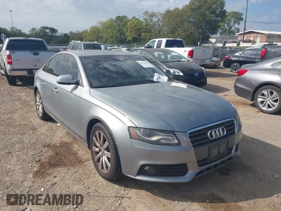 ✅ 2011 Audi A4 Premium Plus • VIN: WAUEFAFL8BN046481 • Lot: 43378432. Wystawiony na IAAI z przebiegiem 74 521 mil. Bezpłatny archiwum sprzedaży aukcyjnych z USA i szczegółowy raport historii pojazdu na DreamBid. Zdjęcie 6.