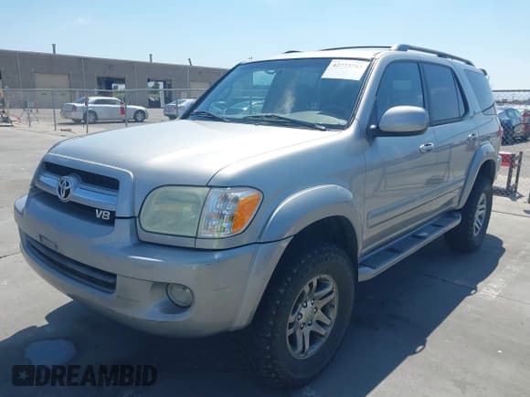 ✅ 2006 Toyota Sequoia Limited • VIN: 5TDBT48A26S273645 • Lot: 42773753. Wystawiony na IAAI z przebiegiem 209 007 mil. Bezpłatny archiwum sprzedaży aukcyjnych z USA i szczegółowy raport historii pojazdu na DreamBid. Zdjęcie 6.