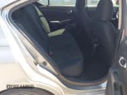 ✅ 2013 Nissan Versa S Plus • VIN: 3N1CN7AP0DL875884 • Lot: 42947594. Wystawiony na IAAI z przebiegiem 159 407 mil. Bezpłatny archiwum sprzedaży aukcyjnych z USA i szczegółowy raport historii pojazdu na DreamBid. Zdjęcie 8.