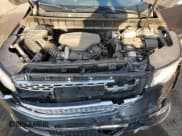 ✅ 2019 GMC Acadia Denali • VIN: 1GKKNXLS7KZ296587 • Lot: 71738045. Wystawiony na Copart z przebiegiem 51 377 mil. Bezpłatny archiwum sprzedaży aukcyjnych z USA i szczegółowy raport historii pojazdu na DreamBid. Zdjęcie 11.