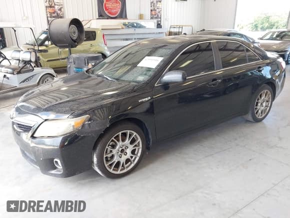 ✅ 2010 Toyota Camry • VIN: 4T1BB3EK2AU115333 • Lot: 42991916. Listed on IAAI with 284,344 mi. Free auction sales archive from the USA and detailed vehicle history report at DreamBid. Image 2.