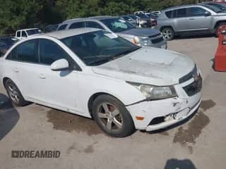 2013 Chevrolet Cruze 1LT z VIN 1G1PC5SBXD7299584, wystawiony jako IAAI lot #43336449 z przebiegiem 120 921 mil mil oraz . Historia ofert i sprzedaży dostępna na DreamBid. Obrazek 1.