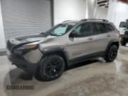 ✅ 2017 Jeep Cherokee Trailhawk L Plus • VIN: 1C4PJMBB4HW593615 • Lot: 56342885. Wystawiony na Copart z przebiegiem 88 215 mil. Bezpłatny archiwum sprzedaży aukcyjnych z USA i szczegółowy raport historii pojazdu na DreamBid. Zdjęcie 1.