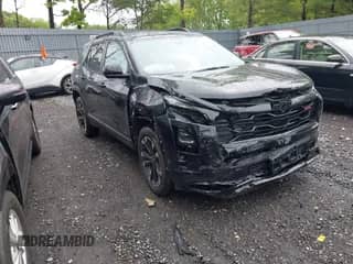 2025 Chevrolet Equinox AWD RS z VIN 3GNAXTEG2SL210426, wystawiony jako IAAI lot #42335758 z przebiegiem 2 771 mil mil oraz . Historia ofert i sprzedaży dostępna na DreamBid. Obrazek 1.