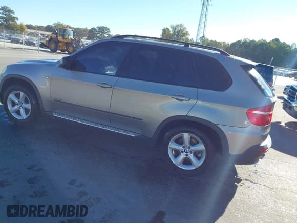 ✅ 2009 BMW X5 30i • VIN: 5UXFE43529L260727 • Lot: 43454820. Listed on IAAI with 260,332 mi. Free auction sales archive from the USA and detailed vehicle history report at DreamBid. Image 3.