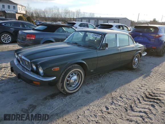 ✅ 1979 Jaguar XJ • VIN: JAVLN49C110826 • Лот: 42540905. Опубликован ранее на Copart с пробегом 45 702 миль. Бесплатный доступ к архиву аукционных продаж из США и подробный отчёт об истории автомобиля на DreamBid. Изображение 1.
