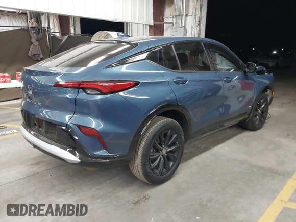 ✅ 2025 Buick Envista Sport Touring • VIN: KL47LBEP6SB046120 • Lot: 43237833. Wystawiony na IAAI z przebiegiem 8 517 mil. Bezpłatny archiwum sprzedaży aukcyjnych z USA i szczegółowy raport historii pojazdu na DreamBid. Zdjęcie 4.