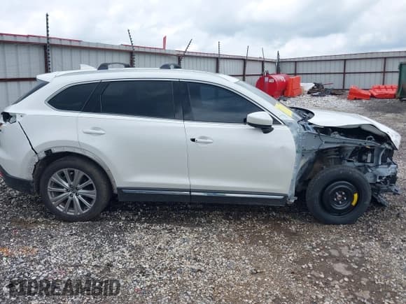✅ 2022 Mazda CX-9 Signature • VIN: JM3TCBEY1N0620451 • Lot: 42426672. Wystawiony na IAAI z przebiegiem 44 563 mil. Bezpłatny archiwum sprzedaży aukcyjnych z USA i szczegółowy raport historii pojazdu na DreamBid. Zdjęcie 14.
