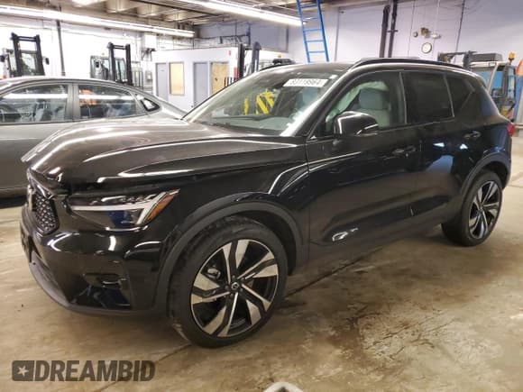 ✅ 2023 Volvo XC40 Ultimate Dark Theme • VIN: YV4L12UX0P2093949 • Лот: 83119964. Опубликован ранее на Copart с пробегом 11 047 миль. Бесплатный доступ к архиву аукционных продаж из США и подробный отчёт об истории автомобиля на DreamBid. Изображение 1.