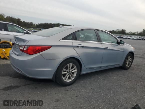✅ 2012 Hyundai Sonata GLS • VIN: 5NPEB4AC6CH437797 • Lot: 84265125. Listed on Copart with 83,134 mi. Free auction sales archive from the USA and detailed vehicle history report at DreamBid. Image 3.