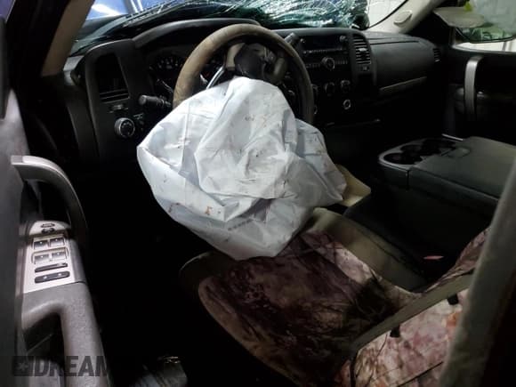 ✅ 2011 Chevrolet Silverado 1500 LT • VIN: 1GCVKSE20BZ215950 • Lot: 47185015. Listed on Copart with Not provided. Free auction sales archive from the USA and detailed vehicle history report at DreamBid. Image 8.