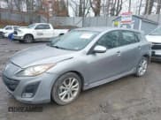 ✅ 2010 Mazda 3 S Grand Touring • VIN: JM1BL1H6XA1328410 • Lot: 41664433. Wystawiony na IAAI z przebiegiem 81 331 mil. Bezpłatny archiwum sprzedaży aukcyjnych z USA i szczegółowy raport historii pojazdu na DreamBid. Zdjęcie 2.
