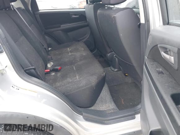 ✅ 2011 Suzuki SX4 Crossover • VIN: JS2YB5A35B6304692 • Lot: 43462860. Wystawiony na IAAI z przebiegiem 72 438 mil. Bezpłatny archiwum sprzedaży aukcyjnych z USA i szczegółowy raport historii pojazdu na DreamBid. Zdjęcie 8.