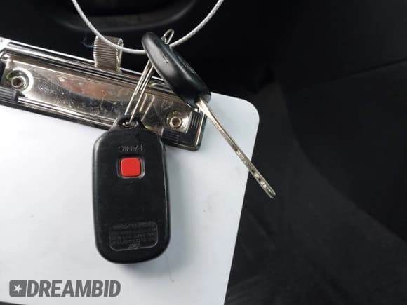 ✅ 2005 Toyota Corolla S • VIN: 1NXBR32E45Z370064 • Лот: 43727315. Опубликован ранее на IAAI с пробегом 263 178 миль. Бесплатный доступ к архиву аукционных продаж из США и подробный отчёт об истории автомобиля на DreamBid. Изображение 11.