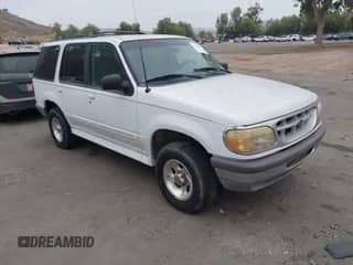 1997 Ford Explorer XL z VIN 1FMDU32E0VZB94348, wystawiony jako IAAI lot #42574997 z przebiegiem 189 627 mil mil oraz . Historia ofert i sprzedaży dostępna na DreamBid. Obrazek 1.