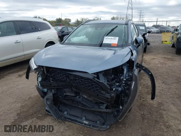 ✅ 2024 Toyota Corolla Cross LE • VIN: 7MUCAAAG6RV076303 • Lot: 43518182. Listed on IAAI with 32,242 mi. Free auction sales archive from the USA and detailed vehicle history report at DreamBid. Image 6.