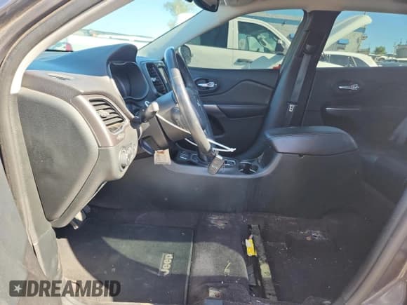 ✅ 2019 Jeep Cherokee Limited • VIN: 1C4PJLDB1KD196034 • Lot: 71641145. Wystawiony na Copart z przebiegiem 98 462 mil. Bezpłatny archiwum sprzedaży aukcyjnych z USA i szczegółowy raport historii pojazdu na DreamBid. Zdjęcie 7.