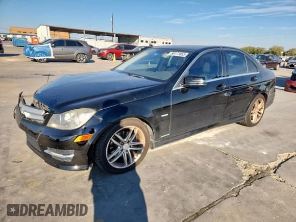 ✅ 2012 Mercedes-Benz C 250 Sport • VIN: WDDGF4HB3CR225061 • Lot: 86171855. Wystawiony na Copart z przebiegiem 114 949 mil. Bezpłatny archiwum sprzedaży aukcyjnych z USA i szczegółowy raport historii pojazdu na DreamBid. Zdjęcie 1.