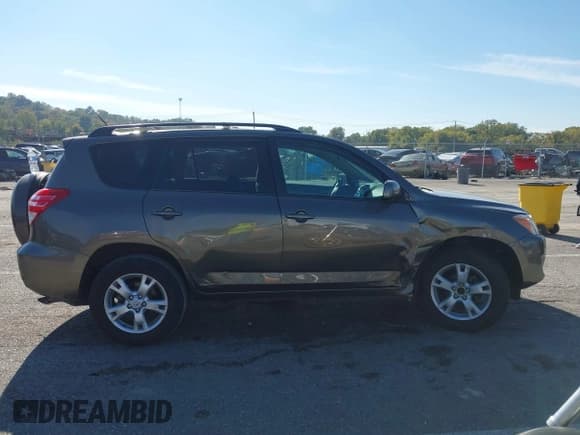 ✅ 2012 Toyota RAV4 • VIN: 2T3ZF4DV0CW133117 • Lot: 43593881. Wystawiony na IAAI z przebiegiem Nie podano. Bezpłatny archiwum sprzedaży aukcyjnych z USA i szczegółowy raport historii pojazdu na DreamBid. Zdjęcie 12.