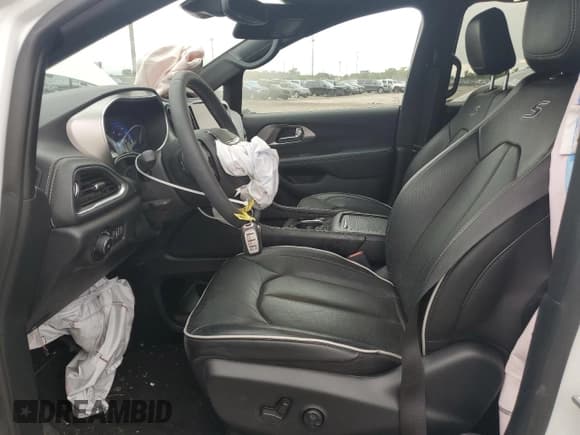 ✅ 2023 Chrysler Pacifica Limited • VIN: 2C4RC1GG9PR538462 • Lot: 63469915. Listed on Copart with 7,816 mi. Free auction sales archive from the USA and detailed vehicle history report at DreamBid. Image 7.