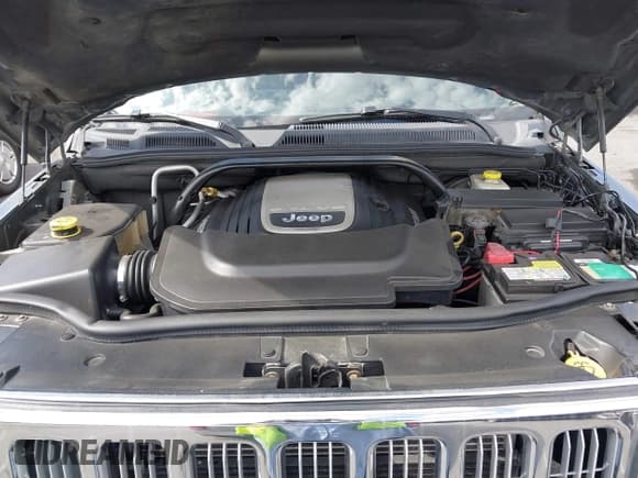 ✅ 2007 Jeep Commander Limited • VIN: 1J8HG58277C657056 • Lot: 43490802. Wystawiony na IAAI z przebiegiem 119 538 mil. Bezpłatny archiwum sprzedaży aukcyjnych z USA i szczegółowy raport historii pojazdu na DreamBid. Zdjęcie 10.