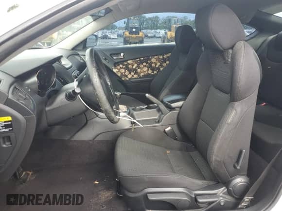 2012 Hyundai Genesis Coupe 2.0T с VIN KMHHT6KD7CU074988, выставлен на аукционе Copart как лот 68791235 с пробегом 196 350 миль миль и Списание • Salvage title. История ставок и продаж доступна на DreamBid. Изображение 7.