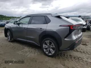 ✅ 2023 Subaru Solterra Premium • VIN: JTMABABA9PA006278 • Lot: 60507653. Wystawiony na Copart z przebiegiem 5 604 mil. Bezpłatny archiwum sprzedaży aukcyjnych z USA i szczegółowy raport historii pojazdu na DreamBid. Zdjęcie 2.