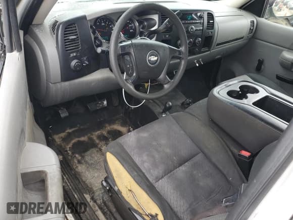 ✅ 2007 Chevrolet Silverado 2500HD Work Truck • VIN: 1GCHK24KX7E548136 • Lot: 44633535. Wystawiony na Copart z przebiegiem 246 820 mil. Bezpłatny archiwum sprzedaży aukcyjnych z USA i szczegółowy raport historii pojazdu na DreamBid. Zdjęcie 8.