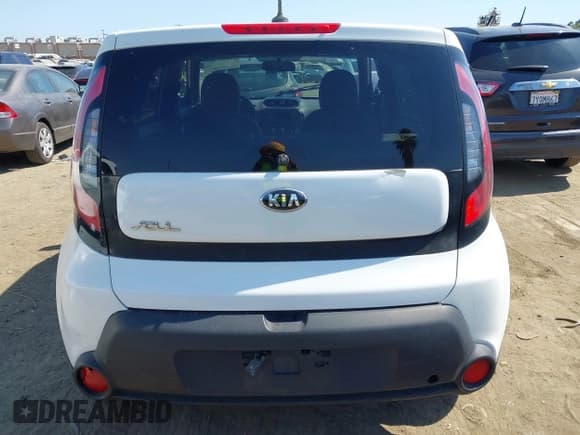 ✅ 2014 Kia Soul • VIN: KNDJN2A23E7110993 • Lot: 42761727. Listed on IAAI with 130,354 mi. Free auction sales archive from the USA and detailed vehicle history report at DreamBid. Image 17.