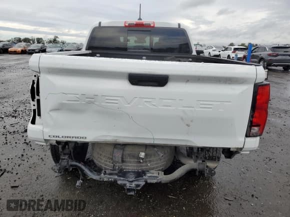 ✅ 2024 Chevrolet Colorado 4WD Z71 • VIN: 1GCPTDEK7R1122790 • Лот: 82333525. Опубликован ранее на Copart с пробегом 15 014 миль. Бесплатный доступ к архиву аукционных продаж из США и подробный отчёт об истории автомобиля на DreamBid. Изображение 6.