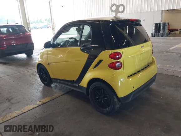 ✅ 2013 Smart fortwo Pure • VIN: WMEEJ3BA9DK663525 • Lot: 42863988. Wystawiony na IAAI z przebiegiem 98 454 mil. Bezpłatny archiwum sprzedaży aukcyjnych z USA i szczegółowy raport historii pojazdu na DreamBid. Zdjęcie 3.