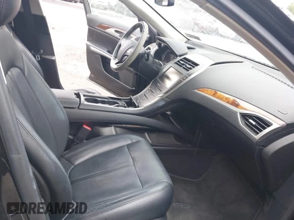 ✅ 2015 Lincoln MKZ • VIN: 3LN6L2G97FR605865 • Lot: 42368841. Wystawiony na IAAI z przebiegiem 79 156 mil. Bezpłatny archiwum sprzedaży aukcyjnych z USA i szczegółowy raport historii pojazdu na DreamBid. Zdjęcie 5.