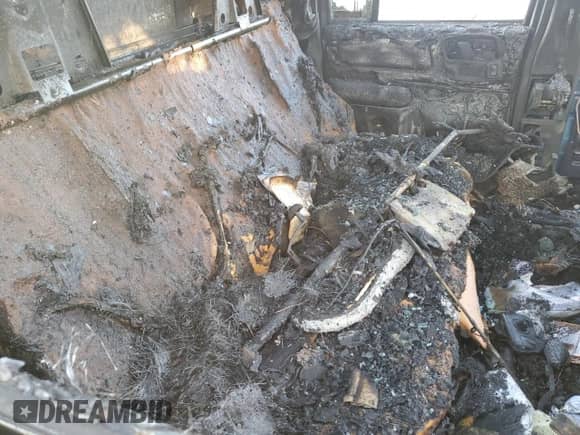 2002 Chevrolet S-10 LS z VIN 1GCDT13W82K218452, wystawiony jako Copart lot #51216535 z przebiegiem Nie podano mil oraz Nie do naprawy • Non repairable. Historia ofert i sprzedaży dostępna na DreamBid. Obrazek 10.