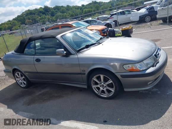✅ 2003 Saab 9-3 SE • VIN: YS3DF78K737012844 • Lot: 43311591. Wystawiony na IAAI z przebiegiem 110 112 mil. Bezpłatny archiwum sprzedaży aukcyjnych z USA i szczegółowy raport historii pojazdu na DreamBid. Zdjęcie 6.