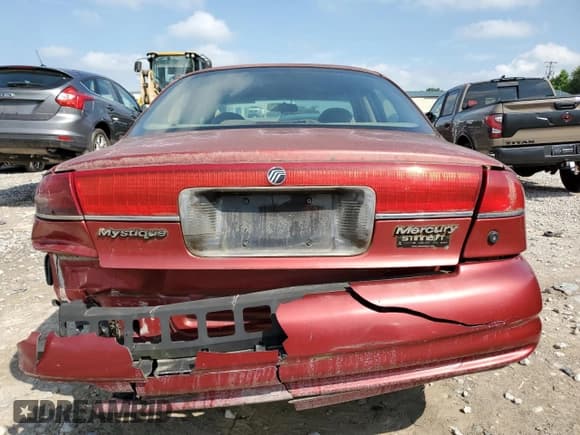 ✅ 2000 Mercury Mystique GS • VIN: 1MEFM6530YK615859 • Lot: 59704875. Wystawiony na Copart z przebiegiem 259 272 mil. Bezpłatny archiwum sprzedaży aukcyjnych z USA i szczegółowy raport historii pojazdu na DreamBid. Zdjęcie 6.