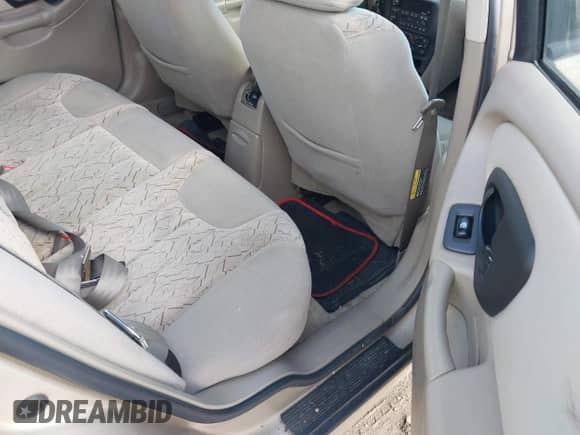 2003 Chevrolet Malibu LS z VIN 1G1NE52J63M721617, wystawiony jako IAAI lot #41732035 z przebiegiem 109 318 mil mil oraz . Historia ofert i sprzedaży dostępna na DreamBid. Obrazek 8.