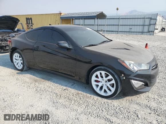 ✅ 2014 Hyundai Genesis Coupe Premium • VIN: KMHHT6KDXEU118663 • Lot: 67302595. Wystawiony na Copart z przebiegiem 114 118 mil. Bezpłatny archiwum sprzedaży aukcyjnych z USA i szczegółowy raport historii pojazdu na DreamBid. Zdjęcie 4.