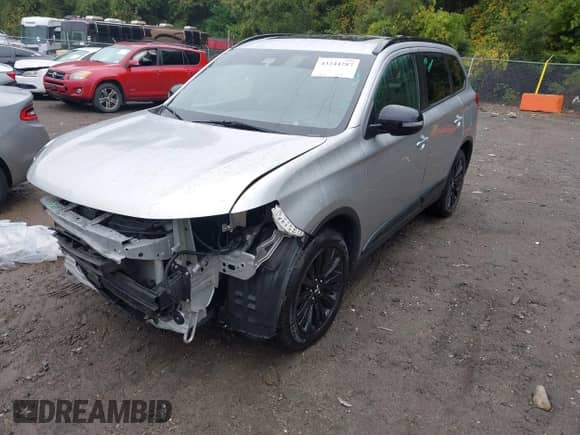 ✅ 2020 Mitsubishi Outlander SE • VIN: JA4AD3A36LJ000323 • Lot: 43244287. Wystawiony na IAAI z przebiegiem 63 709 mil. Bezpłatny archiwum sprzedaży aukcyjnych z USA i szczegółowy raport historii pojazdu na DreamBid. Zdjęcie 2.