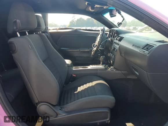 ✅ 2012 Dodge Challenger SXT • VIN: 2C3CDYAG7CH161977 • Lot: 72713354. Wystawiony na Copart z przebiegiem 240 769 mil. Bezpłatny archiwum sprzedaży aukcyjnych z USA i szczegółowy raport historii pojazdu na DreamBid. Zdjęcie 7.