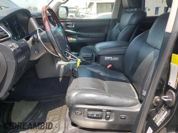 ✅ 2013 Lexus LX 570 • VIN: JTJHY7AX9D4101971 • Lot: 59770615. Listed on Copart with 102,116 mi. Free auction sales archive from the USA and detailed vehicle history report at DreamBid. Image 7.
